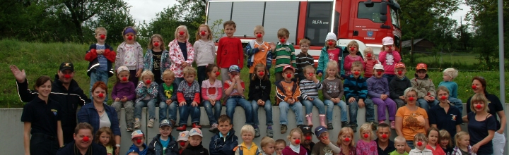 Kindergarten bei der Feuerwehr Kindergarten bei der Feuerwehr
