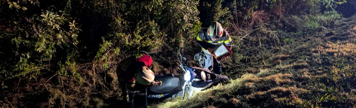 Technischer Einsatz: Moped landet in Graben Technischer Einsatz: Moped landet in Graben