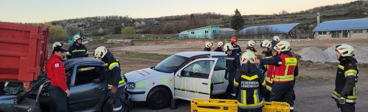 Technische Übung: Auffahrunfall mit einem LKW