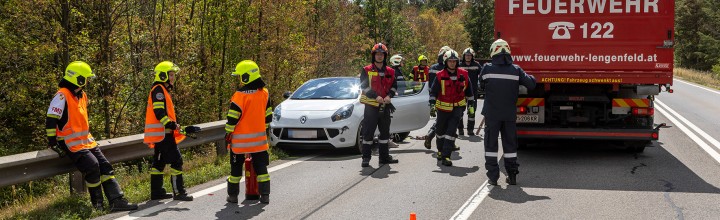 Technischer Einsatz mit zwei PKW