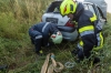 Mehrfacher Überschlag von der B37 in ein Wasserauffangbecken