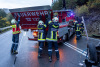 Pkw überschlägt sich auf der B37 und landet am Dach liegend auf der Straße