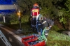 Pkw kommt in einer Serpentine der L73 von der Straße ab und landet am Dach